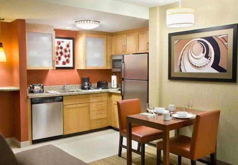 Hotel By Marriott Airport 4*